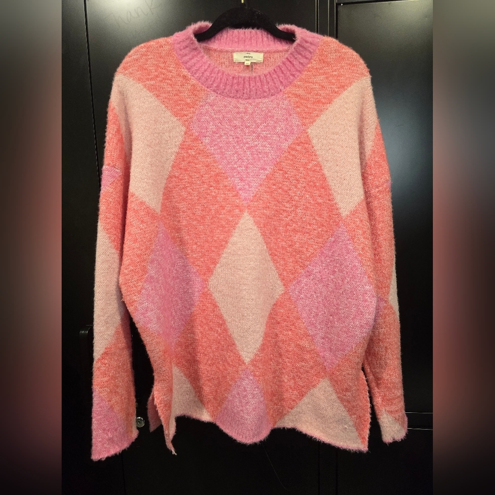 Entro Pink and Peach Geometric Sweater